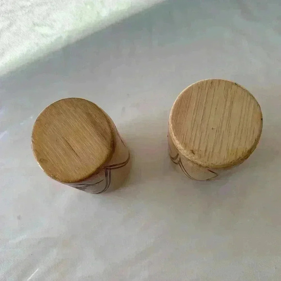 🔥Free with 50$ purchase or over🔥UNIQUE hand carved bamboo shot glasses - Picture 3 of 3